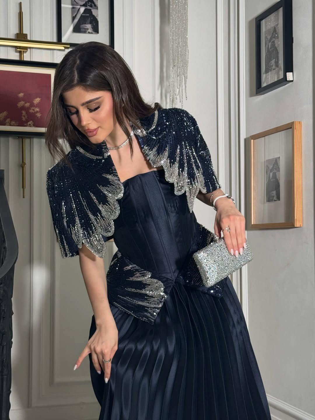 فستان كورسيه فخم للمناسبات بلمسات لامعة